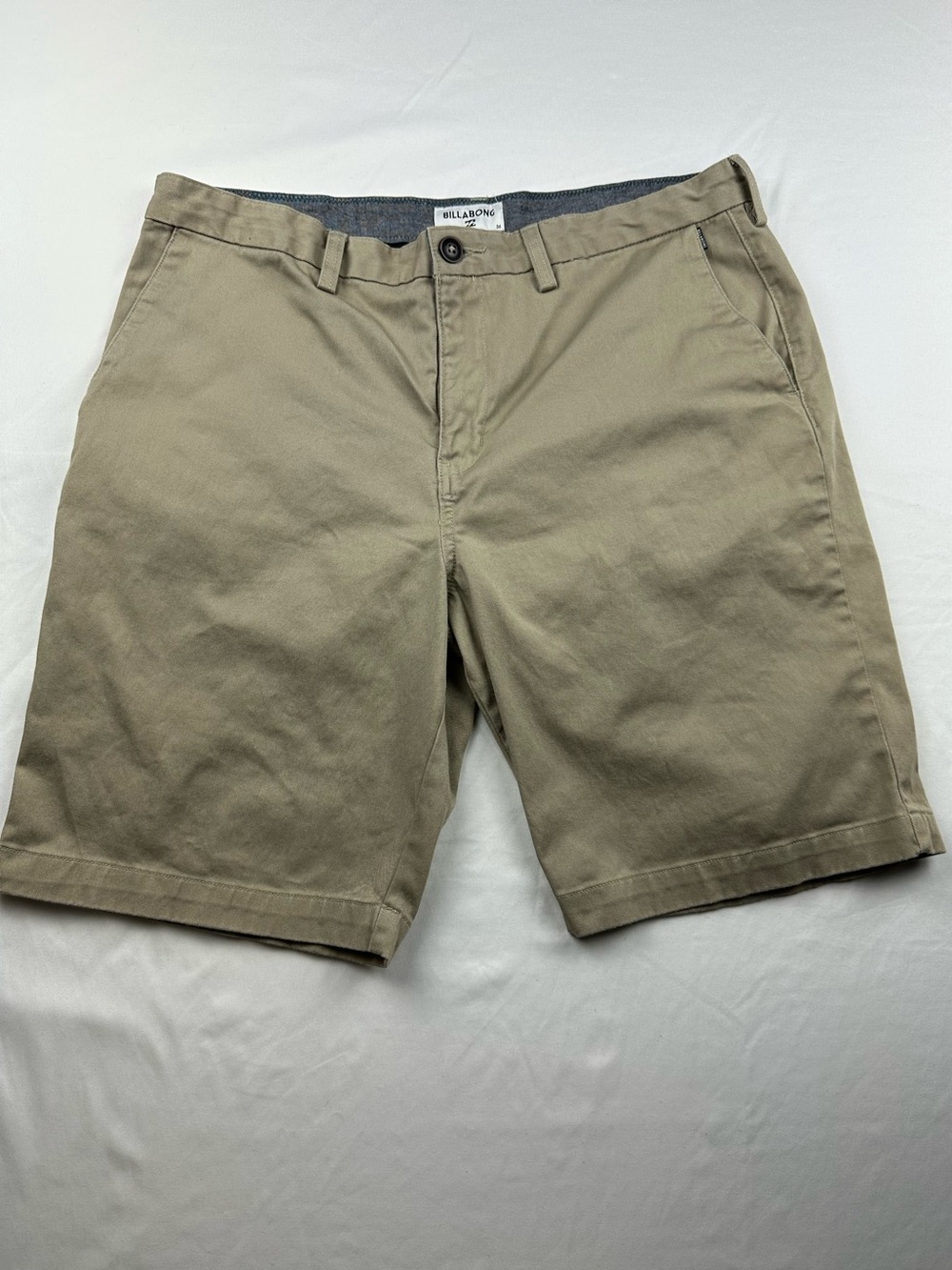 Billabong Men’s Khaki Chino Walk Shorts Surf Skate Beach Summer Minimalist 36